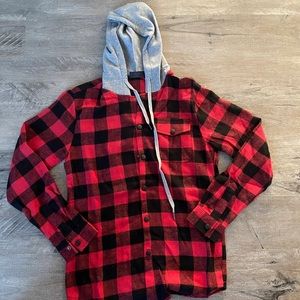 Hooded shirt